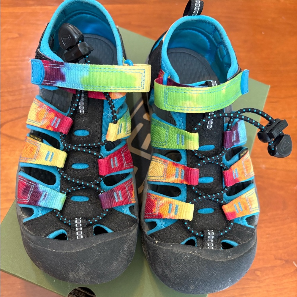 Keen Newport H2 Youth size 3 rainbow tie dye